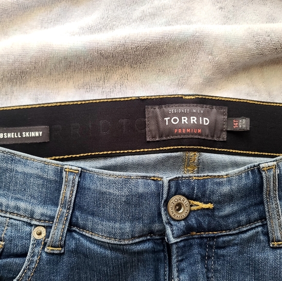 Size 14T Premium Bombshell Skinny Jean - Picture 2 of 4